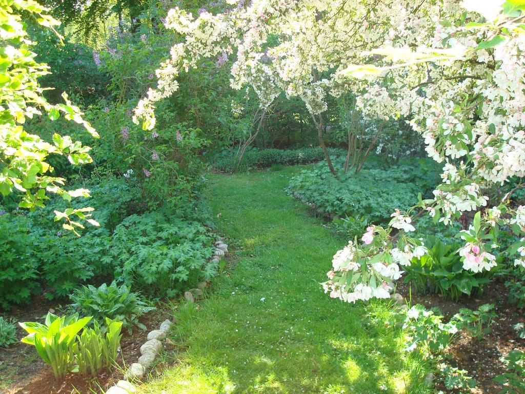 Bed and Breakfast Saebyholms Gard Laholm Exterior foto